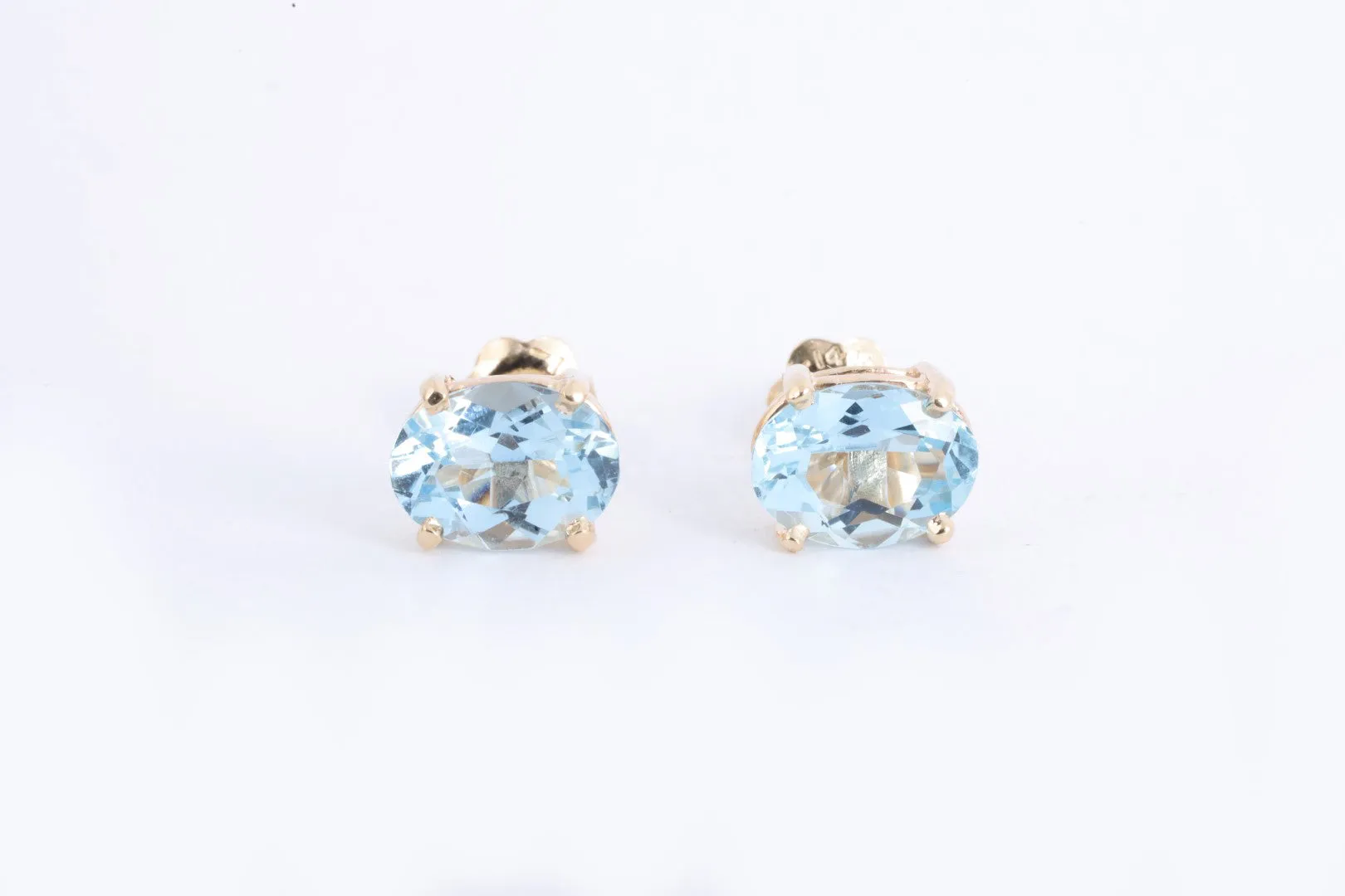 14k Yellow Gold 2.00tcw Aquamarine Stud Earrings (1.64g.)