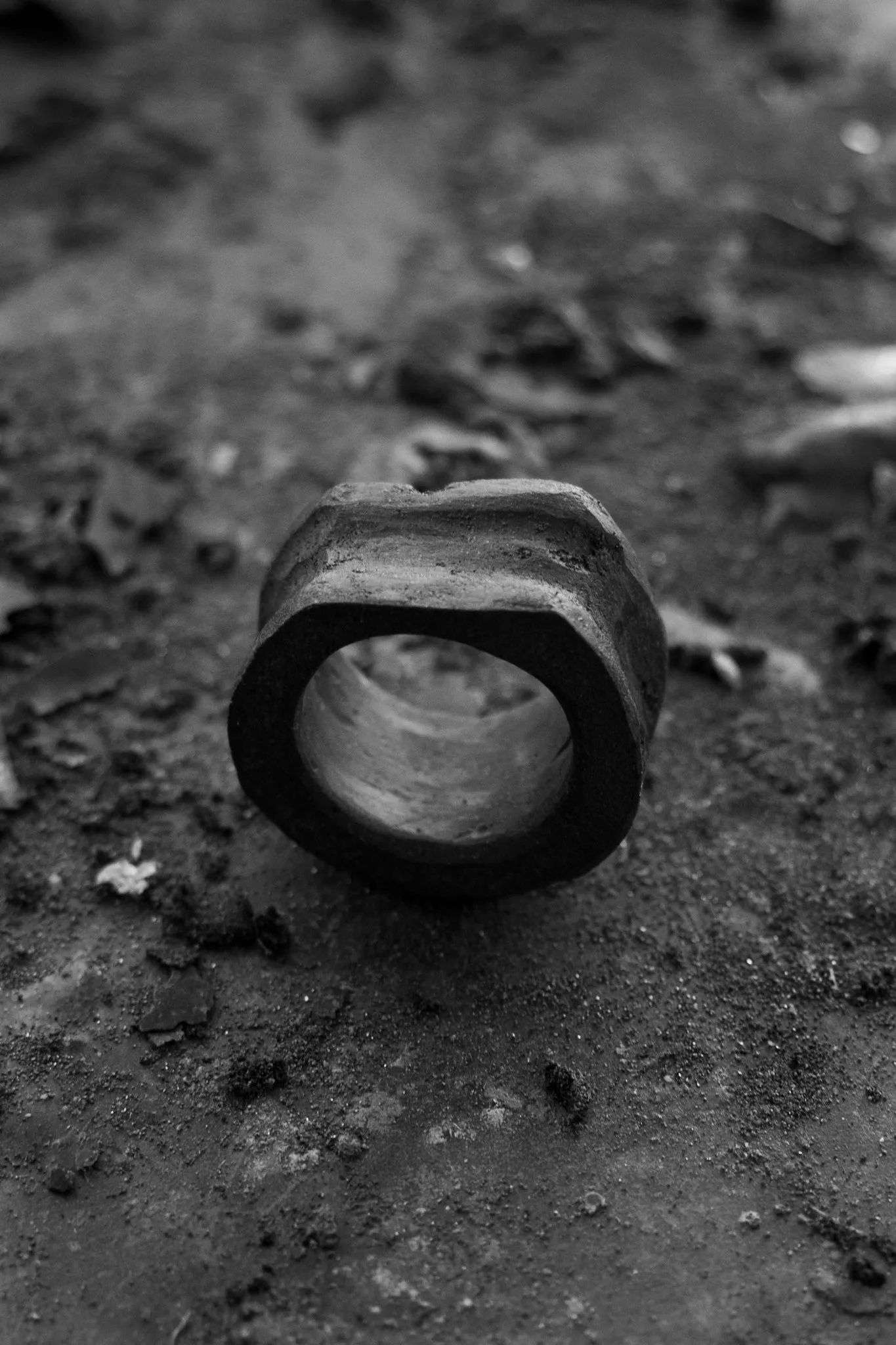 Absence Medium Ring