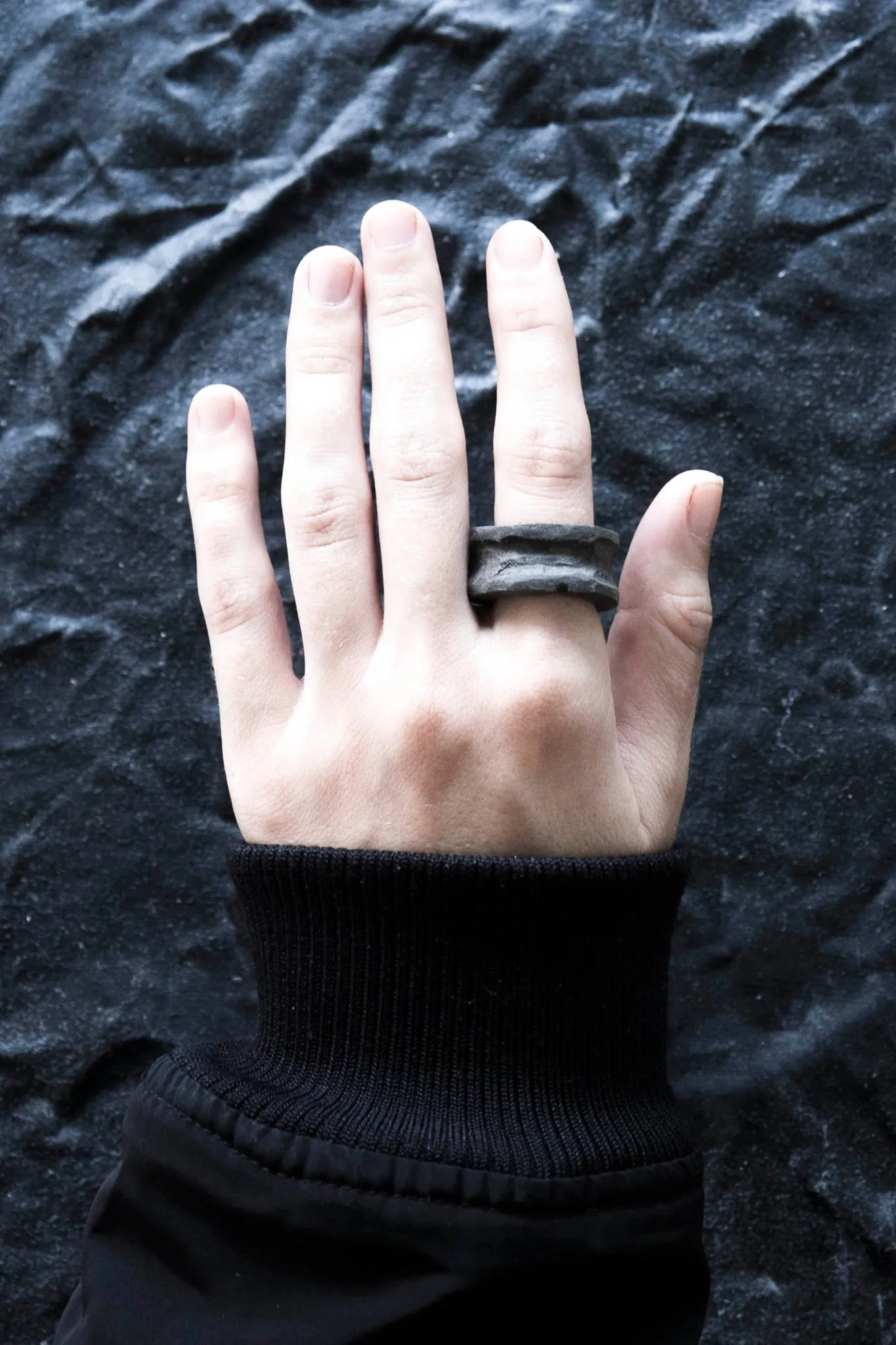 Absence Medium Ring