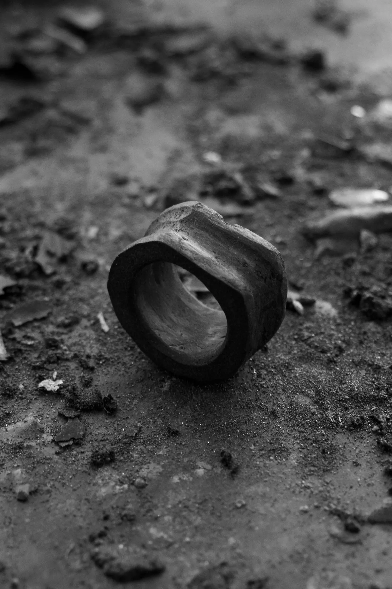 Absence Medium Ring