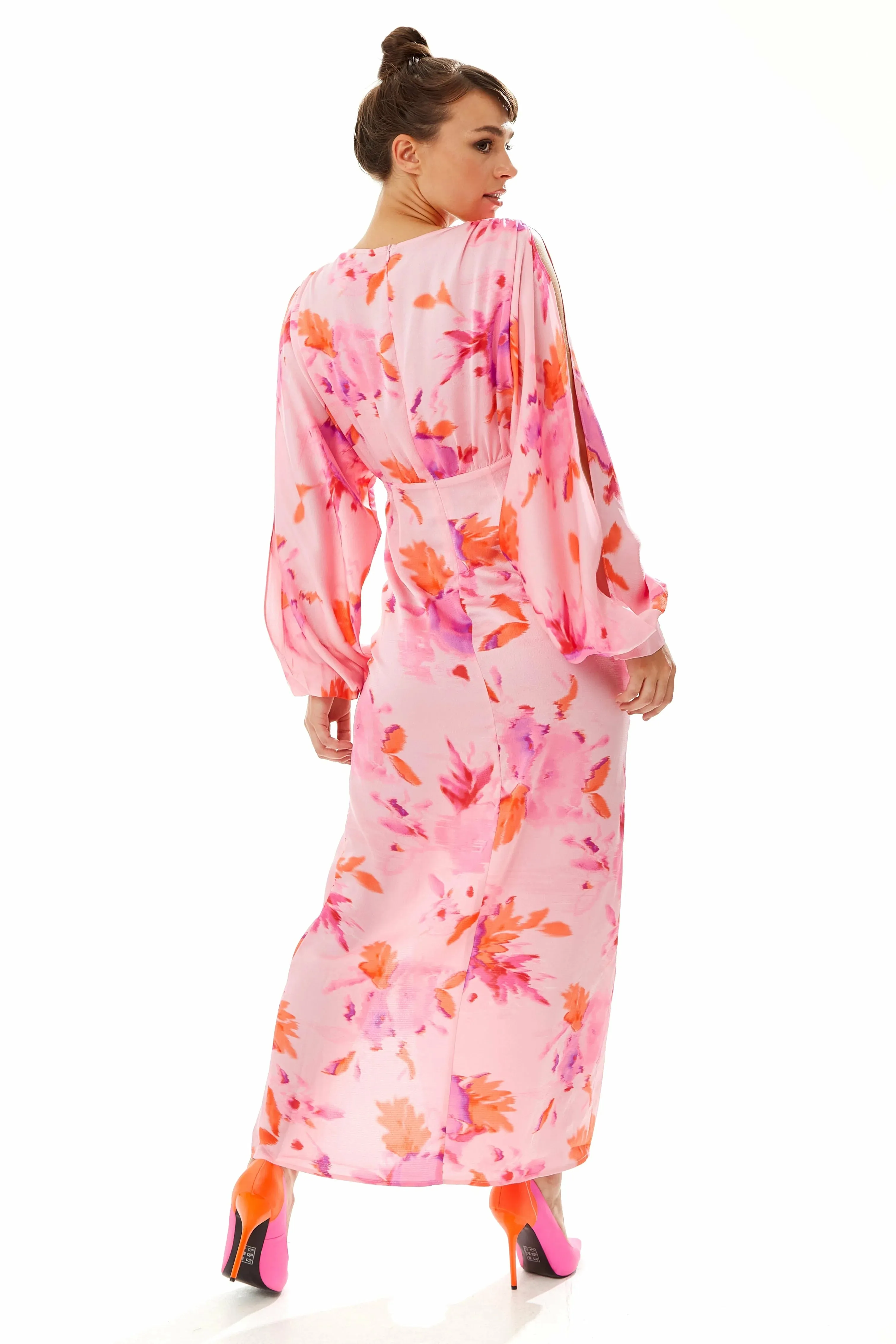 Liquorish Floral Print Maxi Dress In Pink With Sleeve Slits